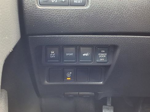 Used 2014 Nissan Rogue SV w/ SV Premium Package FWD image 9