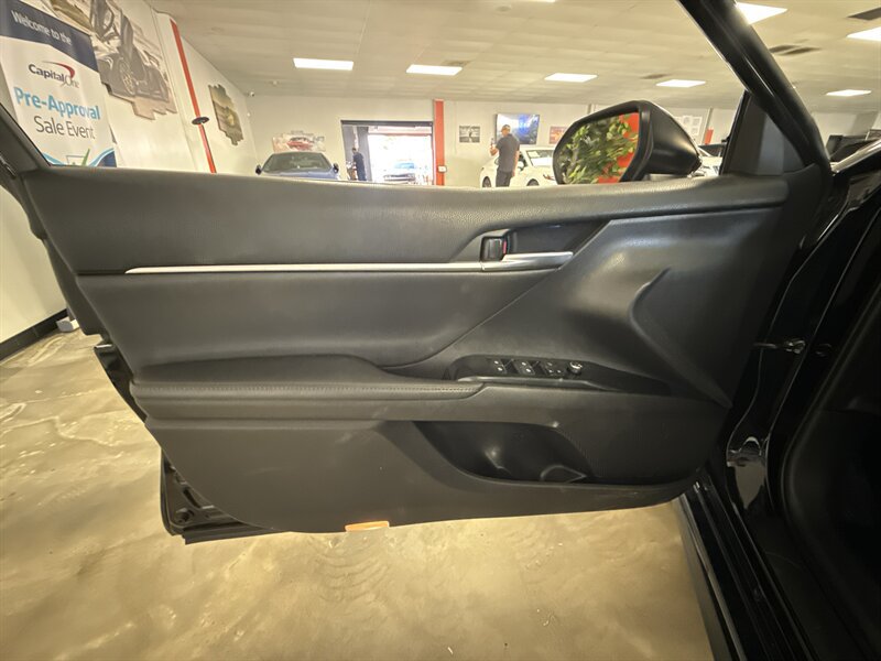 Used 2019 Toyota Camry XSE w/ Carpet Mat Package FWD image 11
