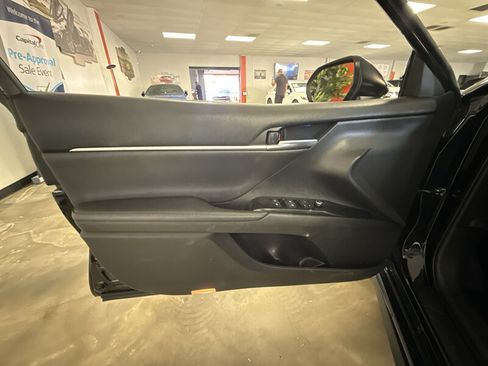 Used 2019 Toyota Camry XSE w/ Carpet Mat Package FWD image 11
