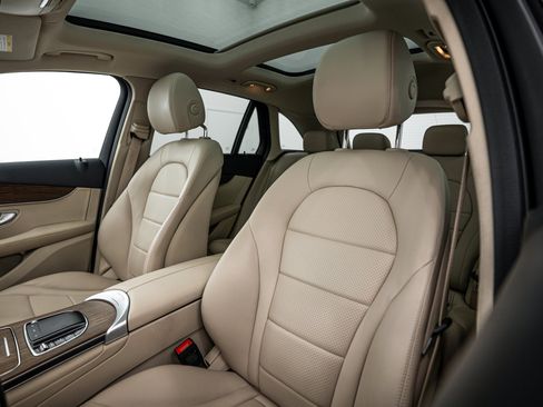 Used 2022 Mercedes-Benz GLC 300 4MATIC image 15