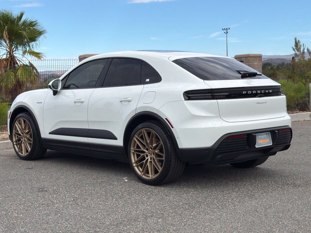 Used 2024 Porsche Macan 4 Electric AWD/4WD image 12