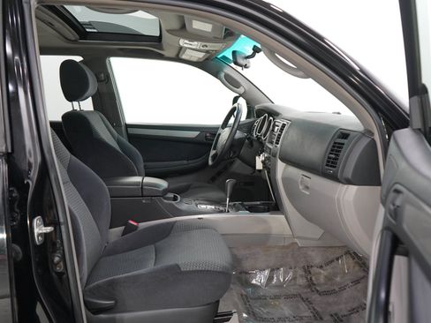Used 2005 Toyota 4Runner Sport AWD/4WD image 11
