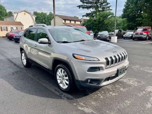 Used 2016 Jeep Cherokee Limited AWD/4WD image 7