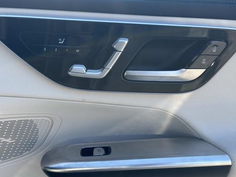Used 2024 Mercedes-Benz GLC 300 4MATIC image 15