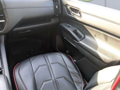 Used 2023 Nissan Pathfinder SV FWD image 17