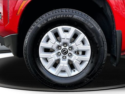 Used 2022 Nissan Frontier SV w/ Technology Package image 33