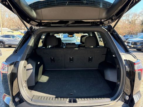 Used 2025 Chevrolet Equinox LT image 30