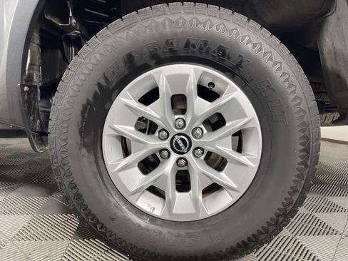Used 2024 Nissan Frontier SV image 14