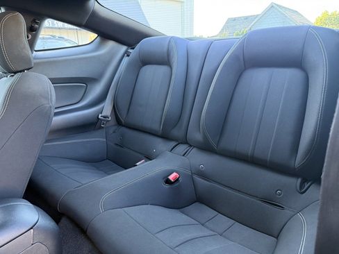 Used 2018 Ford Mustang Coupe image 21