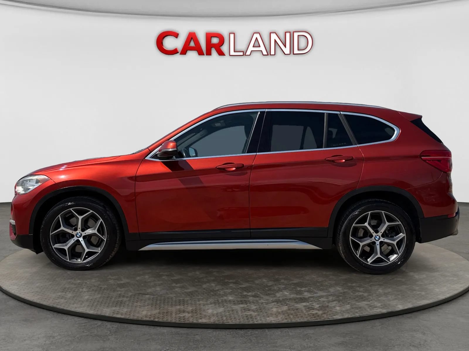 Used 2019 BMW X1 sDrive28i w/ Convenience Package FWD image 2
