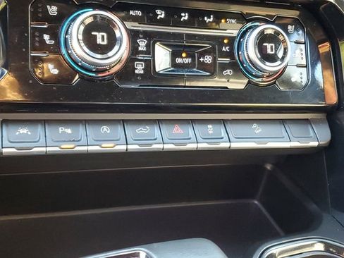 Used 2023 GMC Sierra 1500 AT4 w/ Technology Package image 24