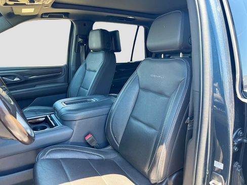 Used 2021 GMC Yukon Denali w/ Denali Ultimate Package AWD/4WD image 22