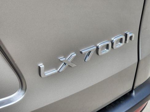 New 2026 Lexus LX 700h Luxury image 7