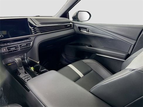 Certified 2025 Toyota Camry SE image 21