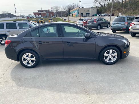Used 2014 Chevrolet Cruze LT w/ Technology Package image 5