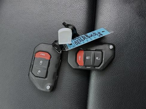 Used 2023 Jeep Wrangler Unlimited Rubicon 4xe AWD/4WD image 35