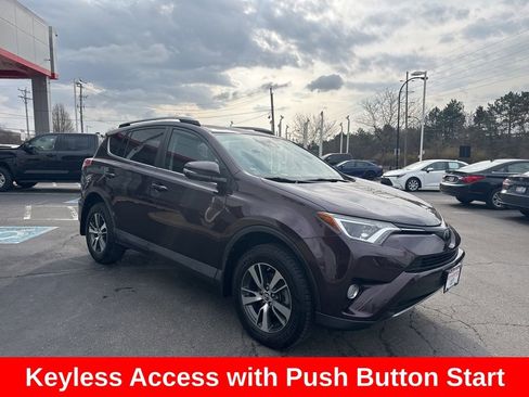 Used 2018 Toyota RAV4 XLE image 9