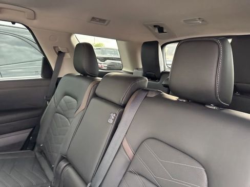Used 2025 Nissan Pathfinder Platinum w/ Cargo Package AWD/4WD image 16
