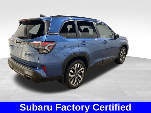 Used 2025 Subaru Forester Touring AWD/4WD image 4