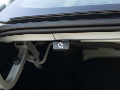 Used 2017 Chevrolet Malibu LT FWD image 41