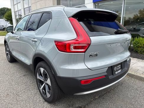 Used 2025 Volvo XC40 B5 Plus AWD/4WD image 3