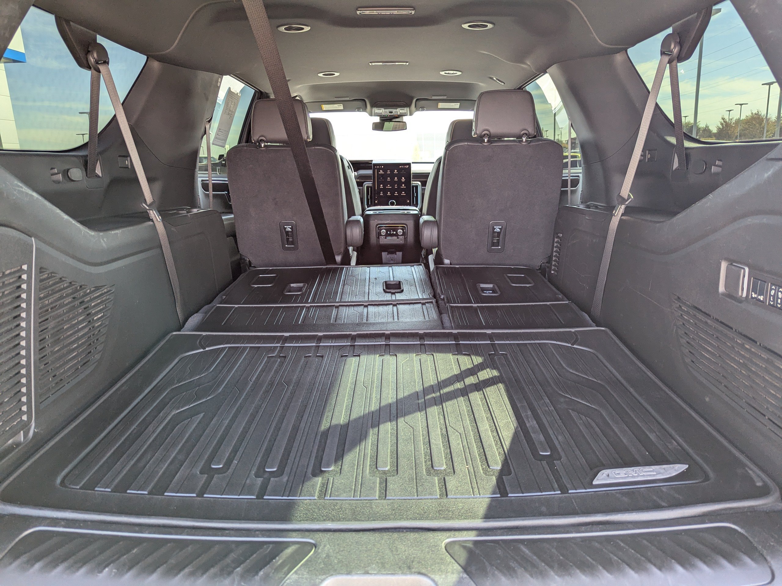 Used 2025 GMC Yukon XL Elevation AWD/4WD image 38