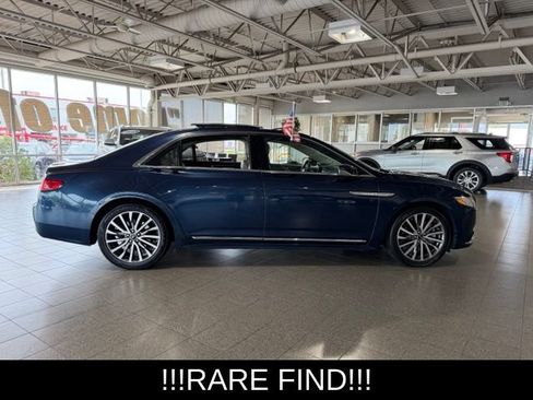 Used 2017 Lincoln Continental Select w/ Climate Package AWD/4WD image 10