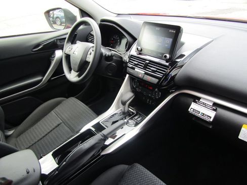 Used 2026 Mitsubishi Eclipse Cross LE AWD/4WD image 3