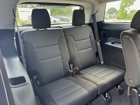 Used 2022 GMC Acadia SLE image 12