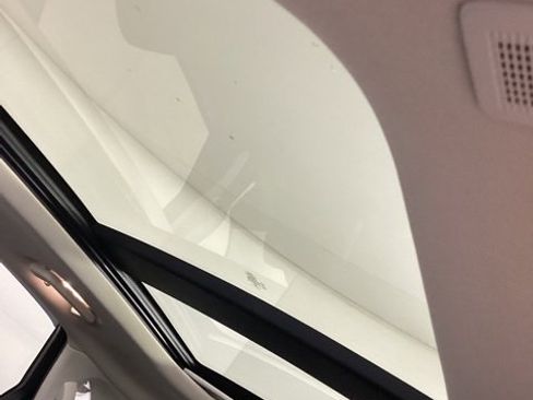 Used 2020 Ford Edge Titanium image 13