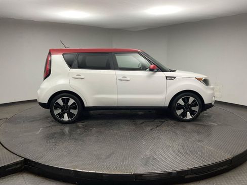 Used 2017 Kia Soul + w/ Designer's Package FWD image 8