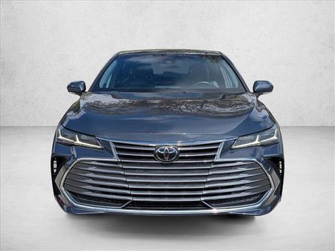 Used 2021 Toyota Avalon Limited image 2