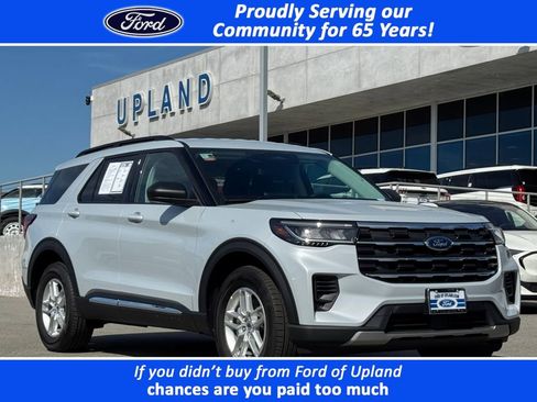 Used 2025 Ford Explorer Active image 1
