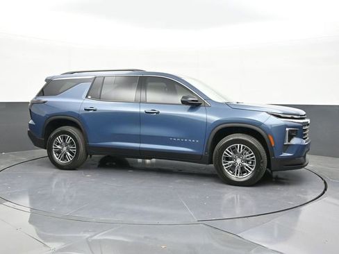 New 2026 Chevrolet Traverse LT w/ Driver Confidence Package image 18