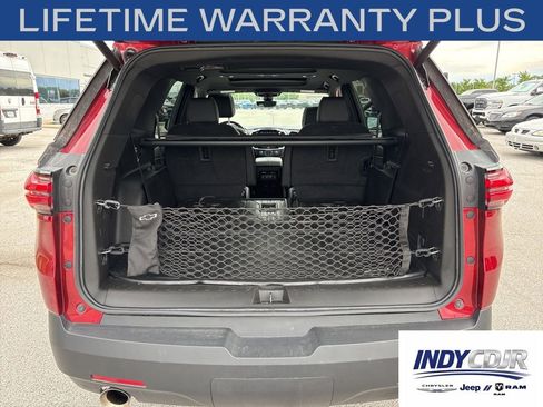 Used 2023 Chevrolet Traverse RS w/ LPO, Floor Liner Package AWD/4WD image 11