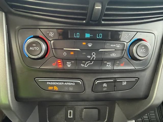 Used 2017 Ford Escape SE w/ SE Cold Weather Package AWD/4WD image 18