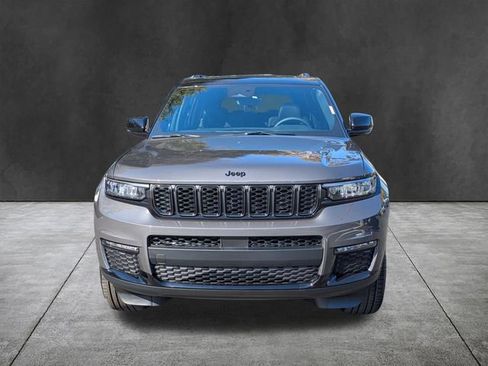Used 2025 Jeep Grand Cherokee L Limited AWD/4WD image 9