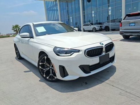 Used 2025 BMW 230i Coupe w/ Convenience Package RWD image 1