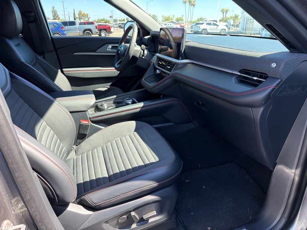 Used 2026 Ford Explorer ST-Line w/ ST-Line Street Pack RWD image 16