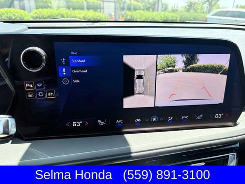 Used 2024 Chevrolet Traverse LT AWD/4WD image 19