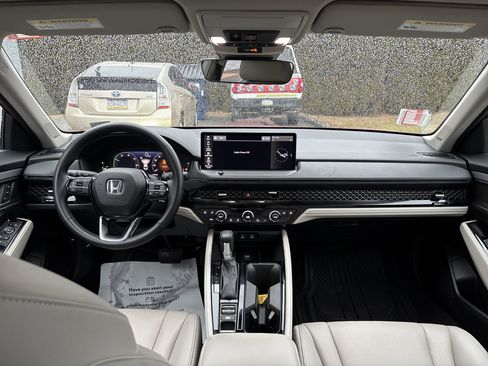 Used 2023 Honda Accord Touring image 8