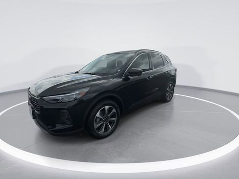 Used 2024 Ford Escape Platinum w/ Class II Trailer Tow Package image 4