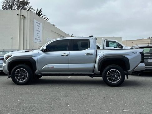 Used 2024 Toyota Tacoma TRD Sport w/ TRD Sport Premium Package RWD image 6