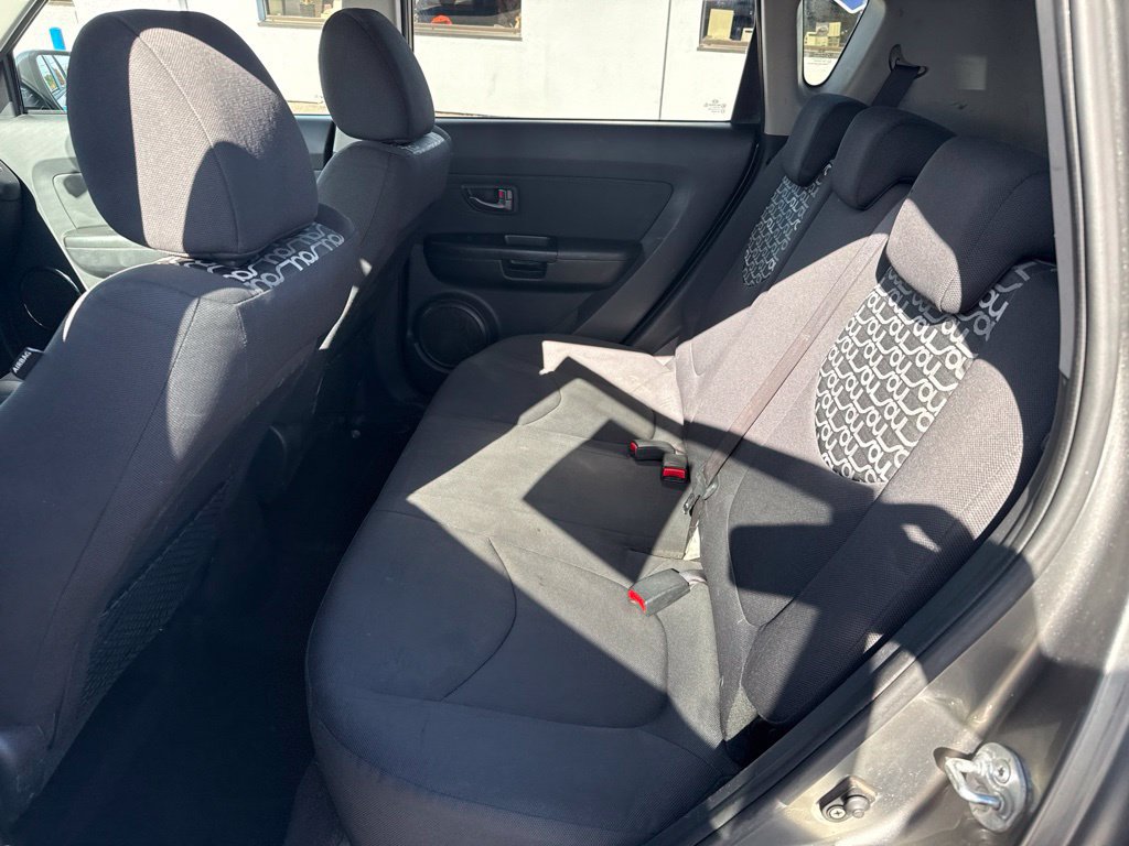 Used 2010 Kia Soul + FWD image 26