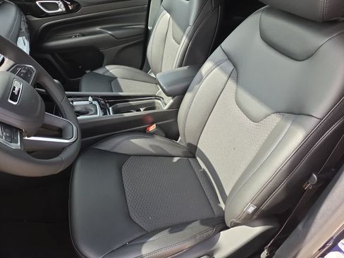 New 2026 Jeep Compass Latitude AWD/4WD image 19
