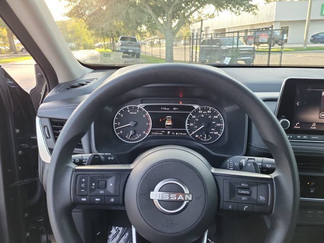 Used 2024 Nissan Rogue S AWD/4WD image 24