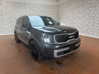 Used 2023 Kia Telluride EX w/ EX Captain's Chair Package AWD/4WD video 1