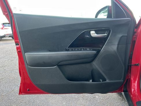 Used 2022 Kia Niro LXS image 20