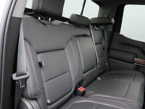 Used 2021 Chevrolet Silverado 1500 LT Trail Boss w/ Convenience Package II AWD/4WD image 16