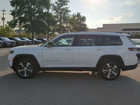 Used 2023 Jeep Grand Cherokee L Limited w/ Luxury Tech Group II image 6